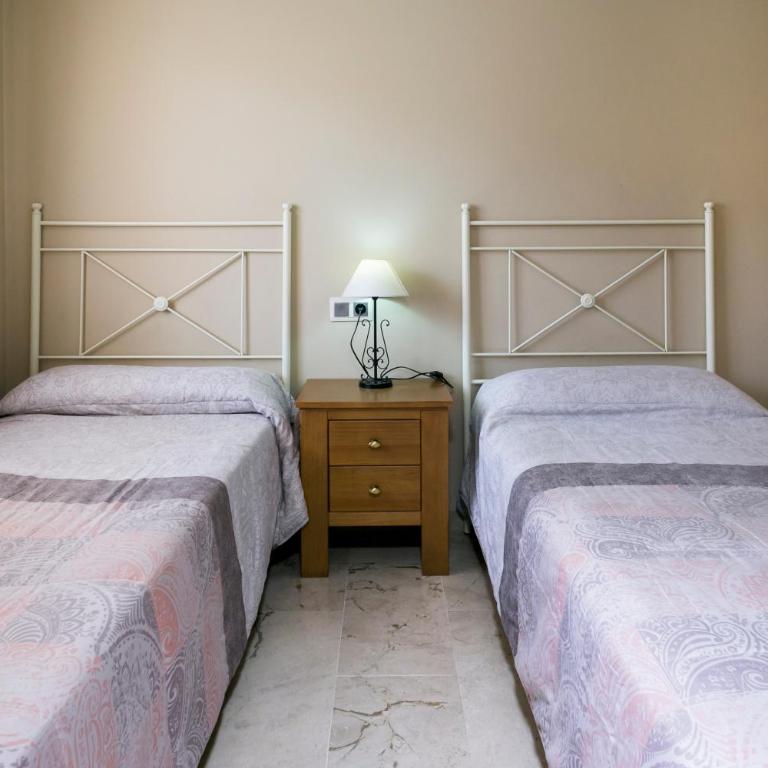 Apartamentos Turísticos La Castilleja - Apartamento Superior de 2 dormitorios (4 adultos) - 2