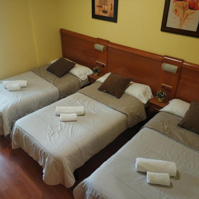 Hostal Restaurante Iruñako - Habitación Triple - 2