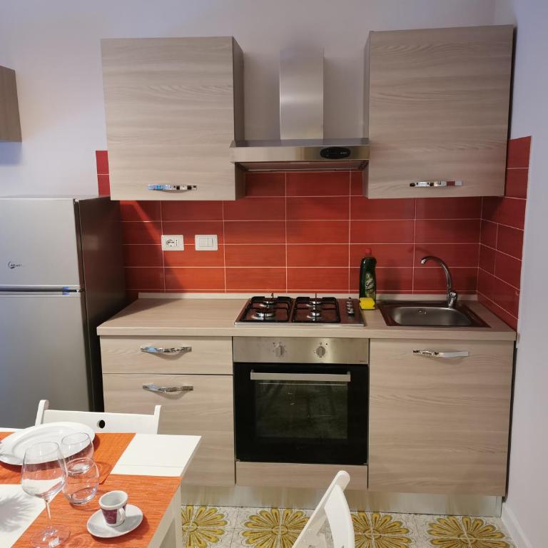 Sorrento's Holidays Rooms - Camera Matrimoniale con Bagno Privato - 13