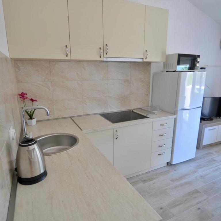 NEÐO Apartments Brda - Dvokrevetna Soba sa Bračnim Krevetom (Queen-size) i Balkonom - 7