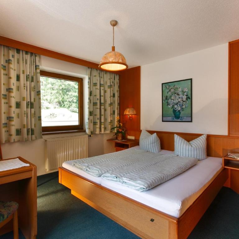 Haus Anton Sölden - Apartments & Zimmer - Doppelzimmer - 3