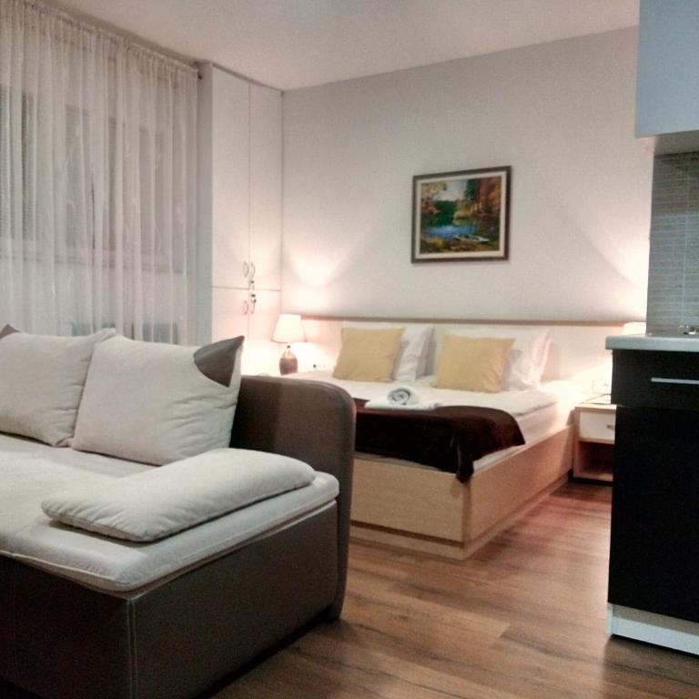 Sweet Dreams Studio Apartment - Apartment - 13