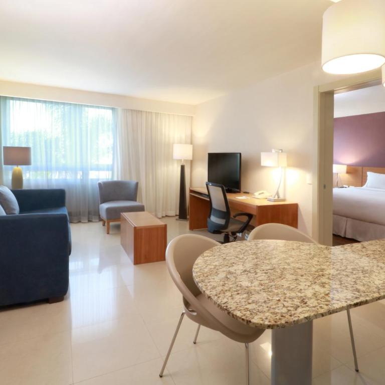 Staybridge Suites Guadalajara Expo by IHG - Suite de 1 dormitorio con sofá cama - Cama extragrande - 1