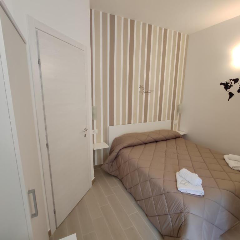 IN CENTRO ROOMS Vicino Cefalù SELF-CHEK-IN - Economy Double Room - 3