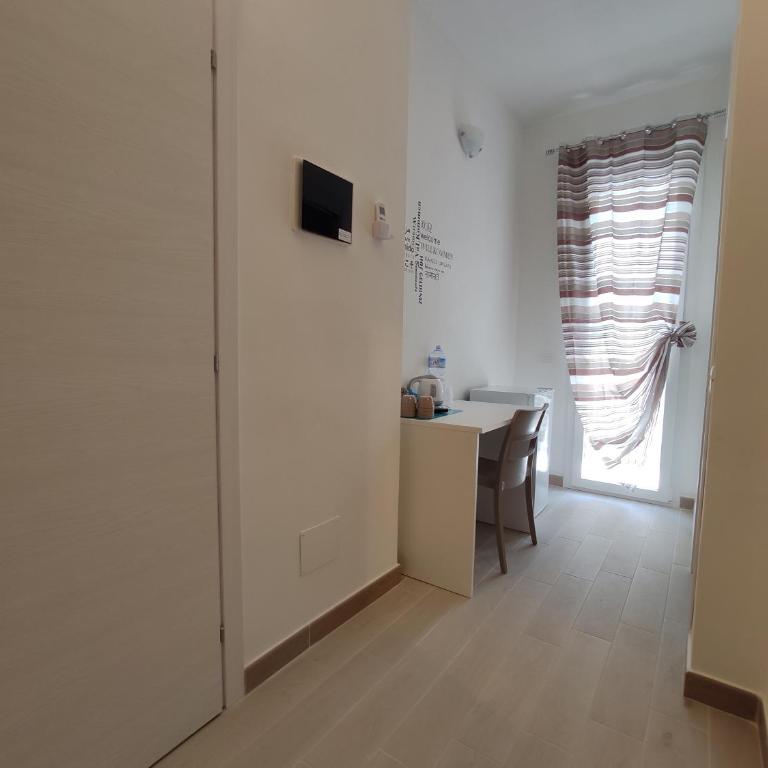 IN CENTRO ROOMS Vicino Cefalù SELF-CHEK-IN - Economy Double Room - 3