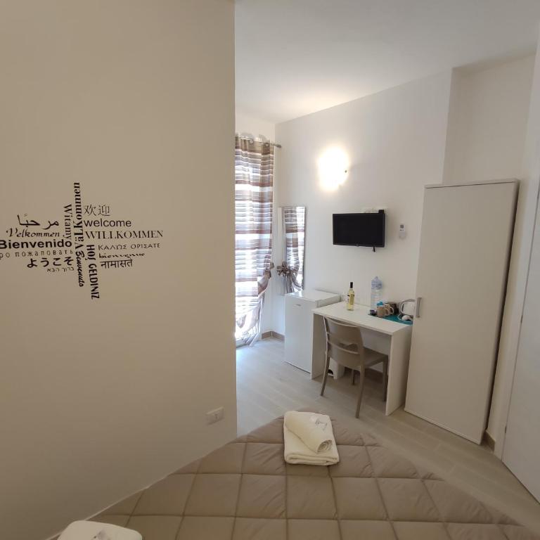 IN CENTRO ROOMS Vicino Cefalù SELF-CHEK-IN - Economy Double Room - 2