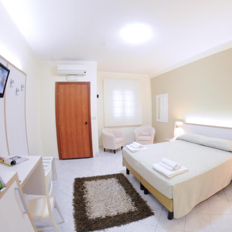 Hotel Residence Nemo - Camera Comfort Matrimoniale/Doppia con Letti Singoli - 5