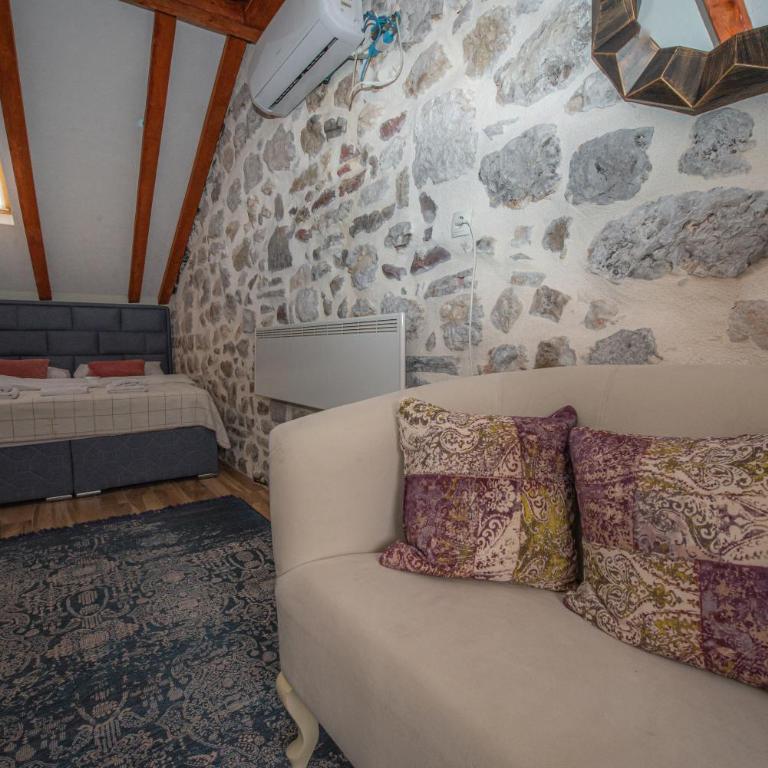 Antika Guesthouse - Queen Room with Sea View - 5