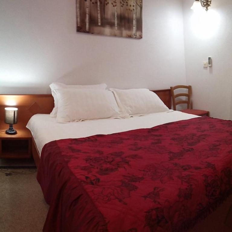 " Villa Kruna Lux " - Dvokrevetna soba sa Bračnim Krevetom, Terasom i Pogledom na More - 4