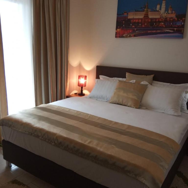 " Villa Kruna Lux " - Dvokrevetna soba sa Bračnim Krevetom, Terasom i Pogledom na More - 12