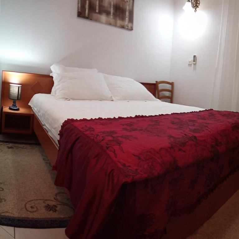 " Villa Kruna Lux " - Dvokrevetna soba sa Bračnim Krevetom, Terasom i Pogledom na More - 14