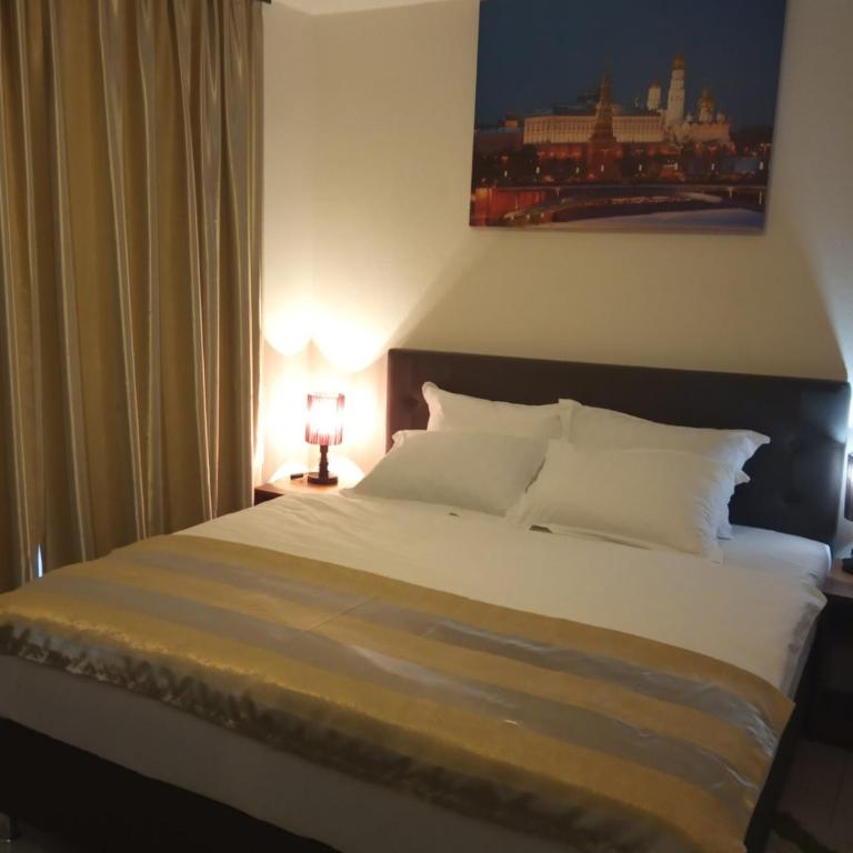 " Villa Kruna Lux " - Dvokrevetna soba sa Bračnim Krevetom, Terasom i Pogledom na More - 1