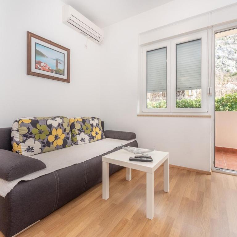 Apartman Sofija - One-Bedroom Apartment - 13