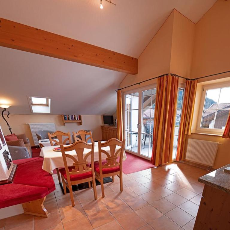 Ferienwohnungen am Kurpark - Apartment mit Balkon - 5