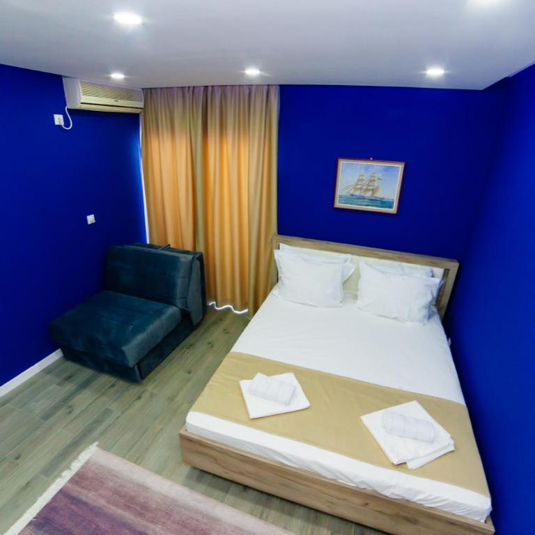 Etna Apartments - Studio with Pool View - 15