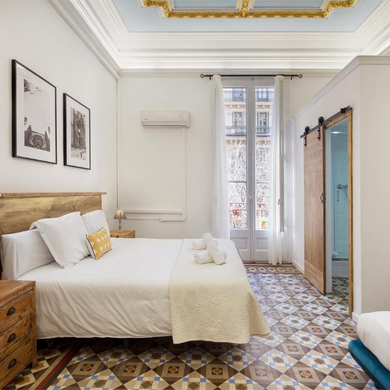 Hostal Girona - Superior Triple Room with Balcony - 1