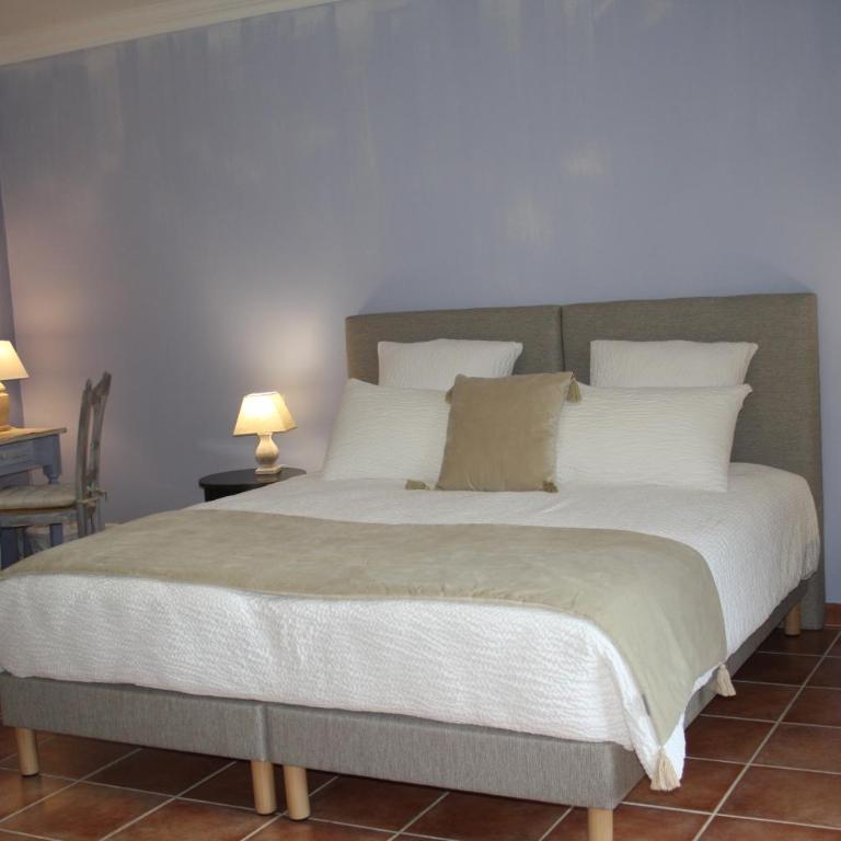Le Mas Vigneron - Habitación Triple con vistas al jardín - 5