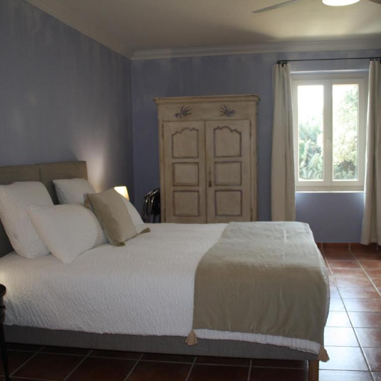 Le Mas Vigneron - Habitación Triple con vistas al jardín - 6