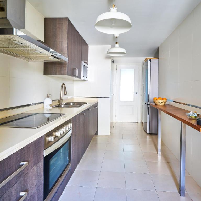 Sea View Penthouse, Pool, Privacy, Benalmadena - Two-Bedroom Apartment - 10