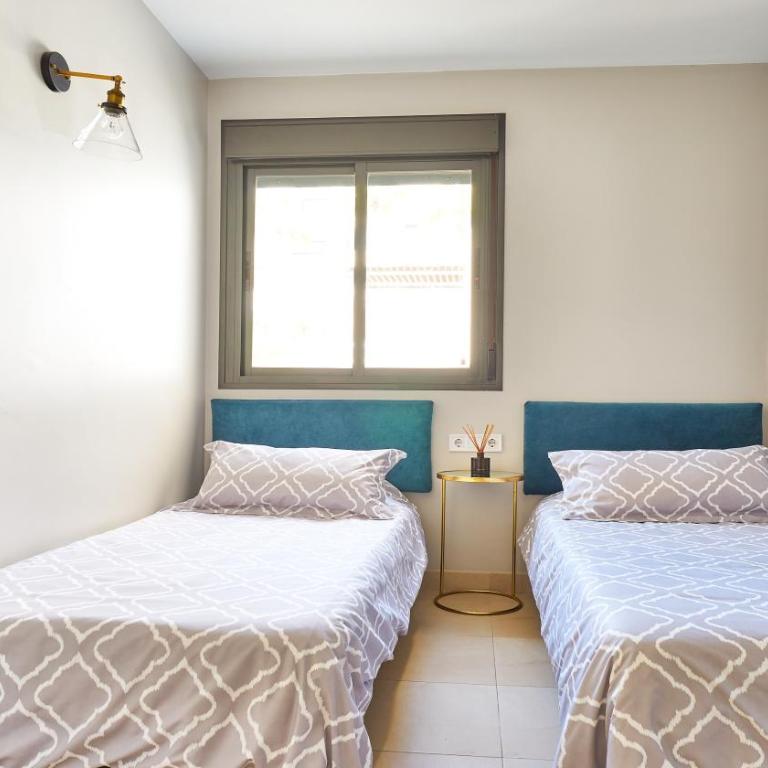 Sea View Penthouse, Pool, Privacy, Benalmadena - Two-Bedroom Apartment - 14