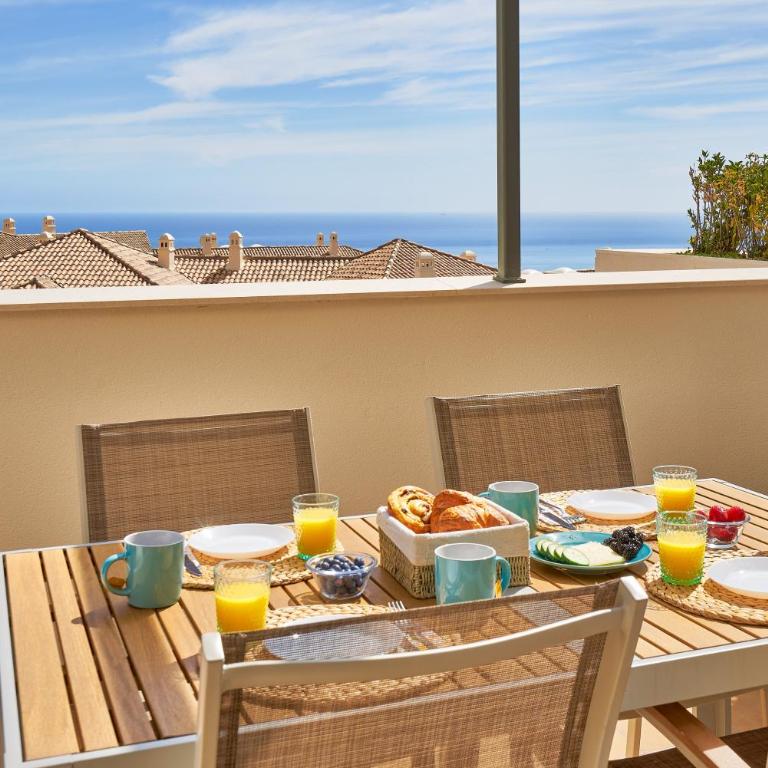 Sea View Penthouse, Pool, Privacy, Benalmadena - Two-Bedroom Apartment - 5