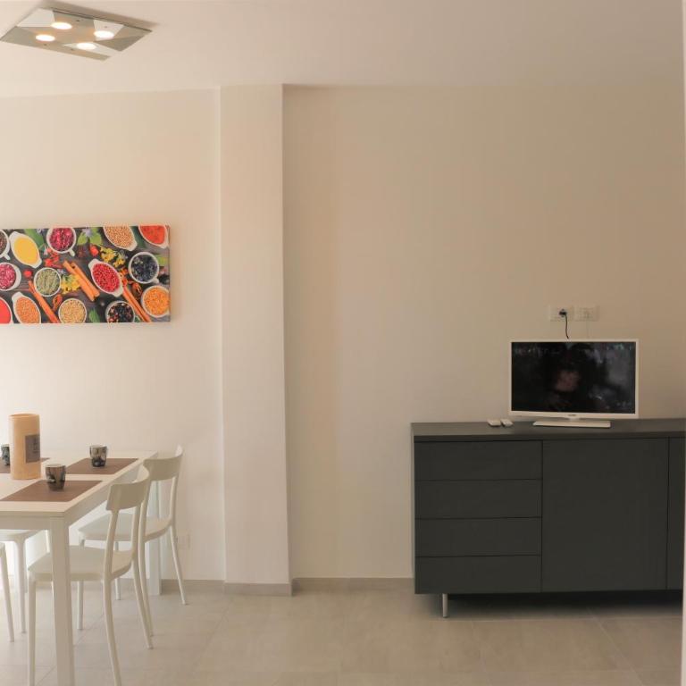 Aurora - Two-Bedroom Apartment - 8