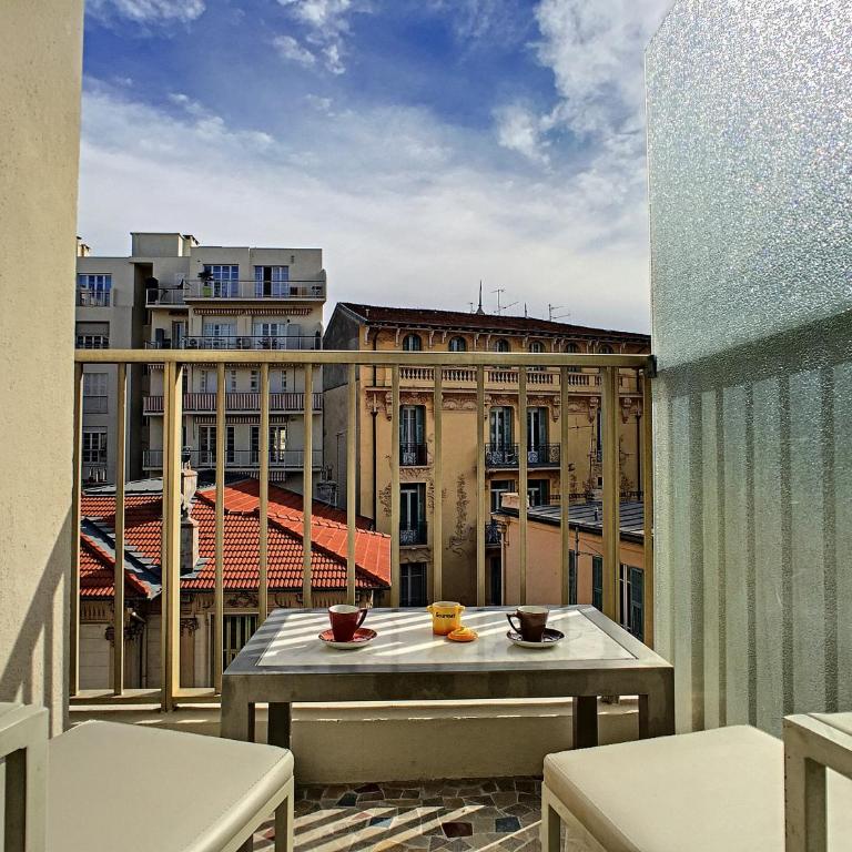 Nestor&Jeeves - BERLIOZ SUITE - Downtown - Close beaches - Studio avec Balcon - 3