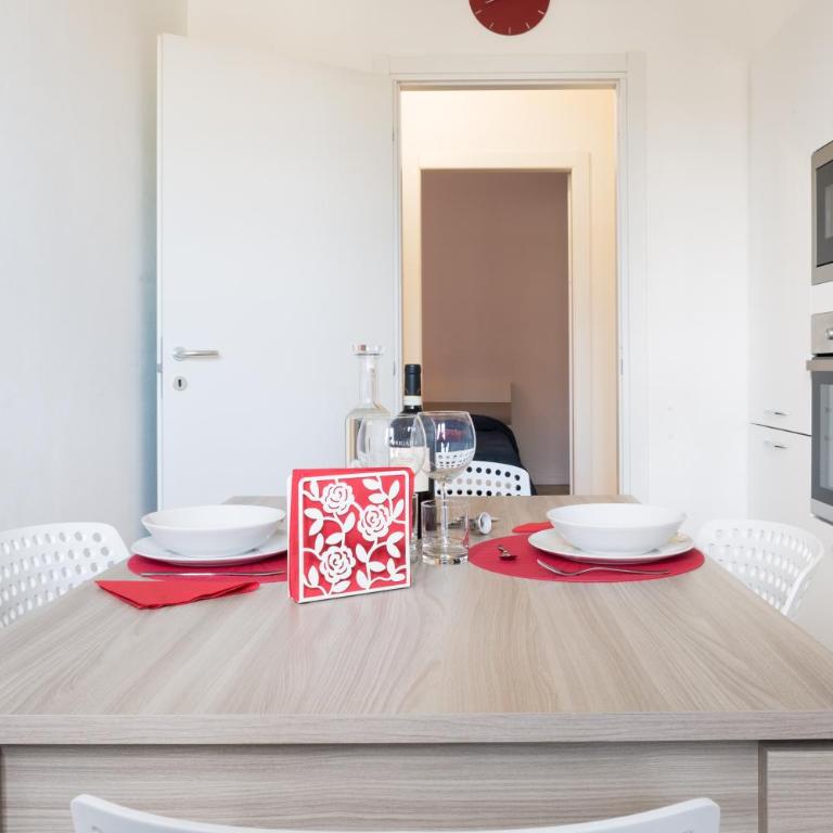 GuestHost - Parma Railway Station Lovely Apartment - Appartamento con 2 Camere da Letto - 3