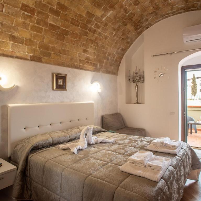 L' Infinito dei Sassi - Deluxe Double or Twin Room with City View - 7