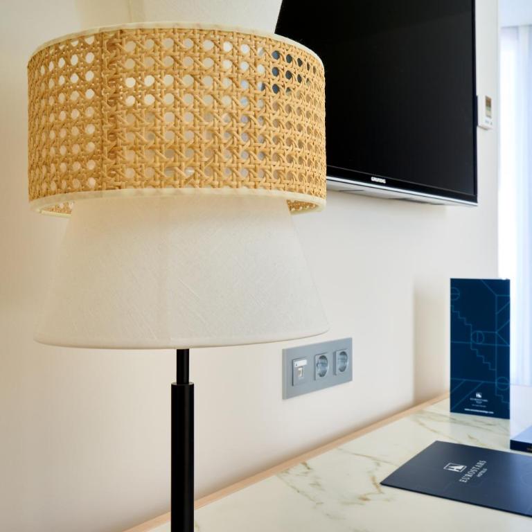 Eurostars Astoria - Twin Room with Extra Bed - 8