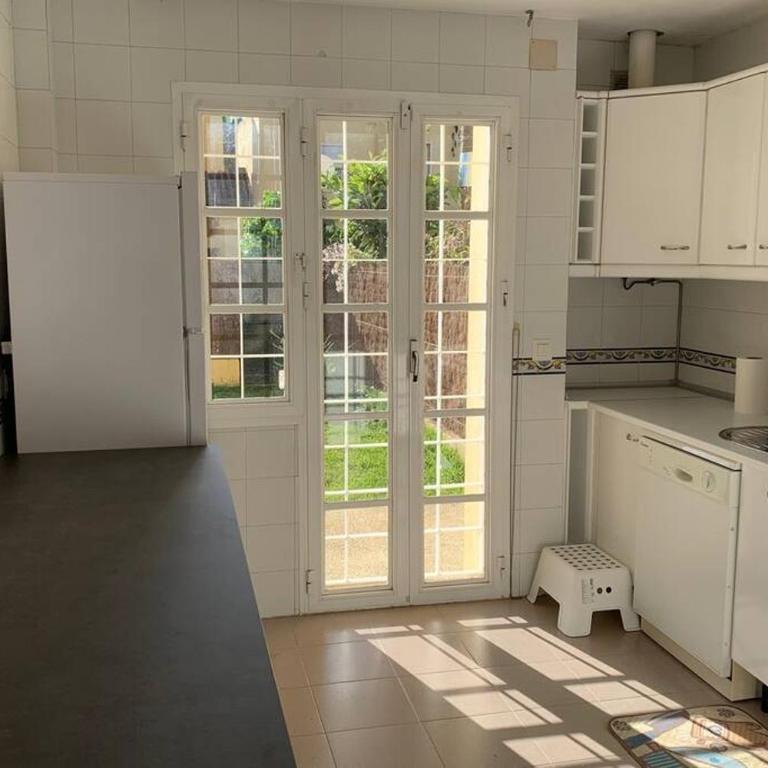 VIVE JEREZ Casa de lujo con piscina y barbacoa en la mejor zona de Jerez de la Frontera - Casa de 5 dormitorios - 25