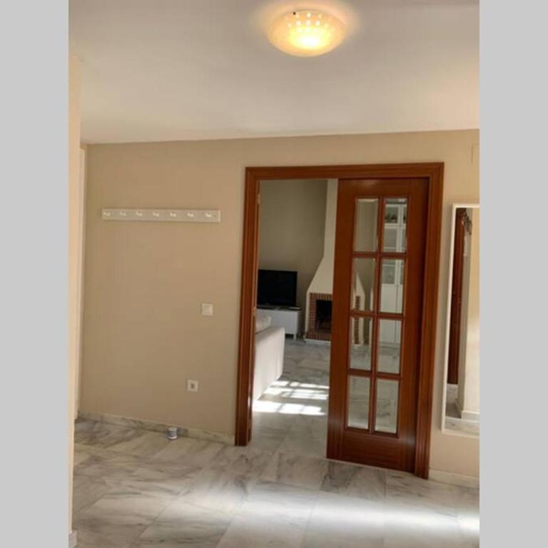 VIVE JEREZ Casa de lujo con piscina y barbacoa en la mejor zona de Jerez de la Frontera - Casa de 5 dormitorios - 17