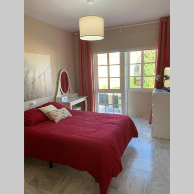 VIVE JEREZ Casa de lujo con piscina y barbacoa en la mejor zona de Jerez de la Frontera - Casa de 5 dormitorios - 40