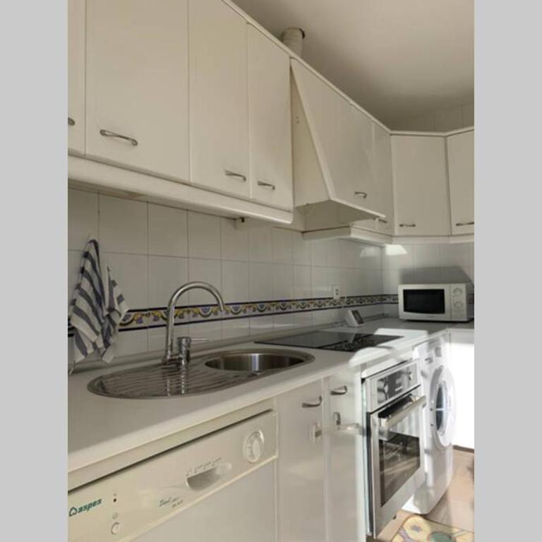 VIVE JEREZ Casa de lujo con piscina y barbacoa en la mejor zona de Jerez de la Frontera - Casa de 5 dormitorios - 29