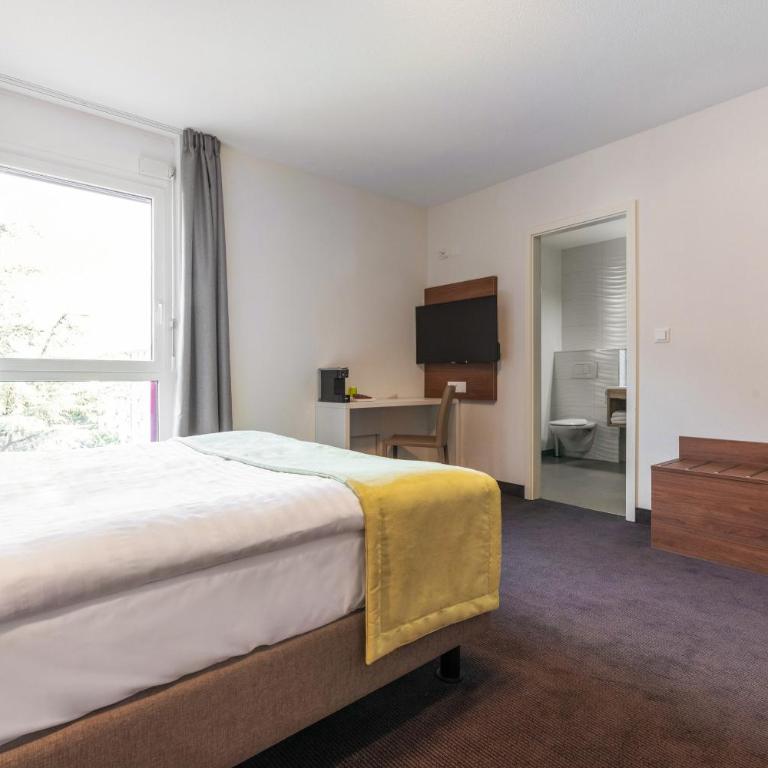 Campanile Martigny - Standard Dreibettzimmer - 1