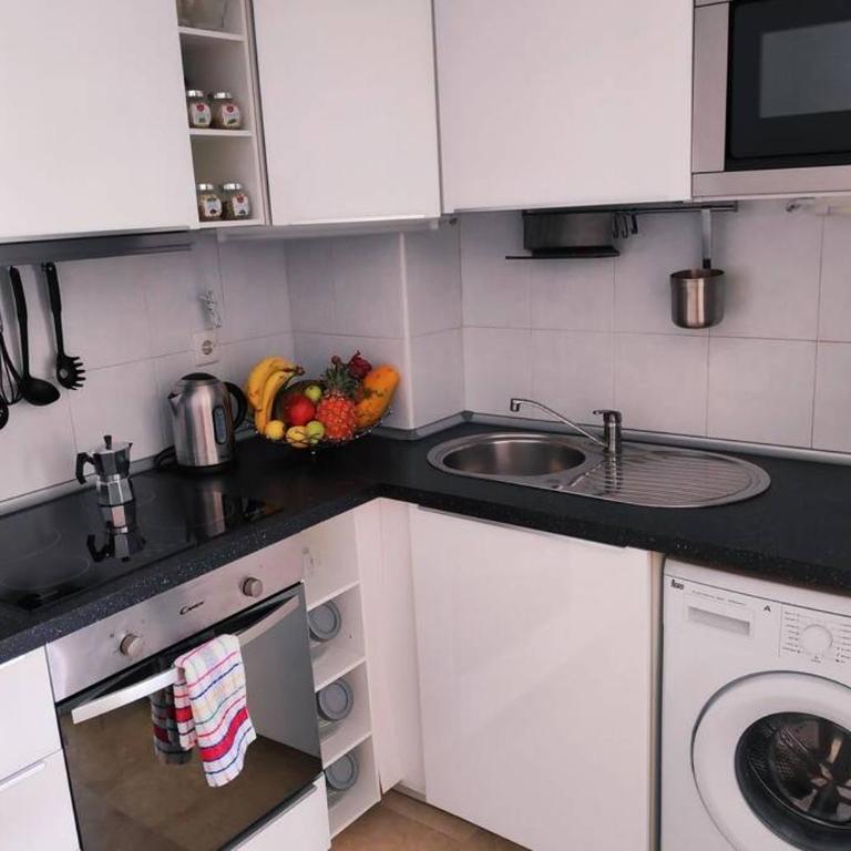 Maxo House - Three-Bedroom Apartment - 19