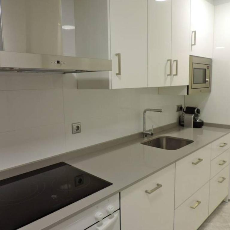 Homing La Pineda 23 - Three-Bedroom Apartment - 8