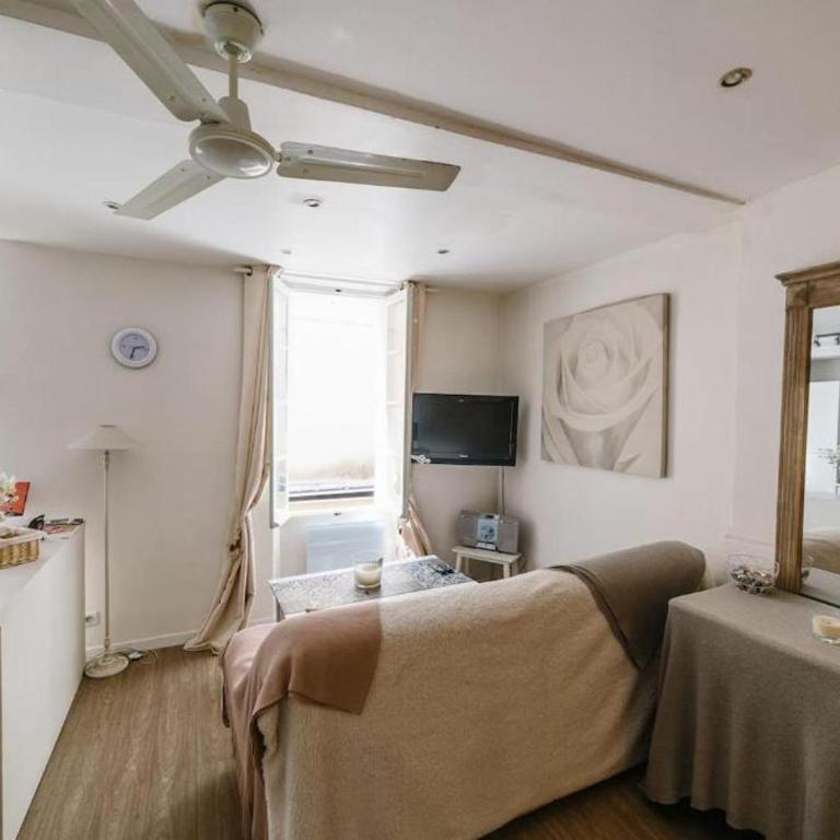 Studio tt équipé parking cœur ville - Apartment - 14