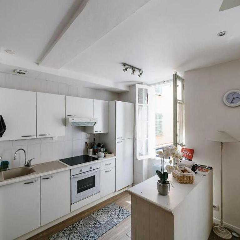 Studio tt équipé parking cœur ville - Apartment - 25