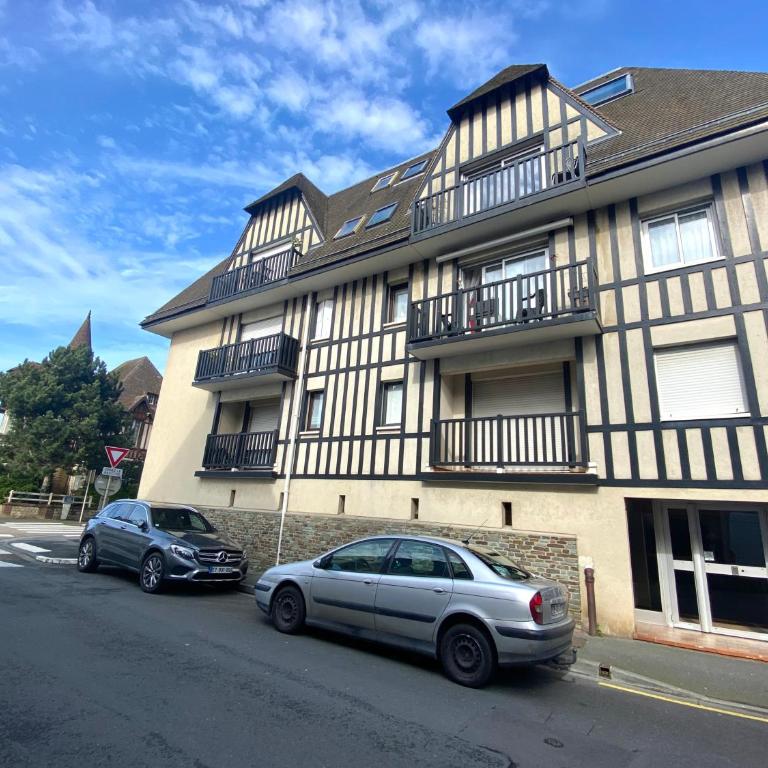 Residence Normande CASTELNAU Avenue de Castelnau a Cabourg. Appartement situe en plein coeur du cent - Apartment mit 1 Schlafzimmer - 1