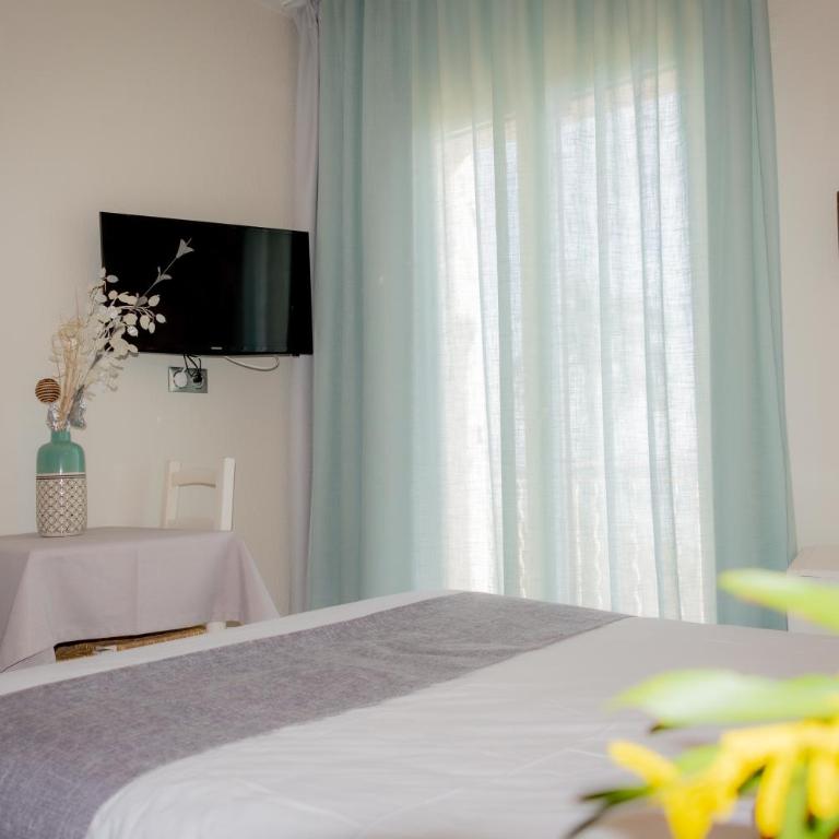 Hotel et Appartements Reine D'Azur - Chambre Double Standard avec Terrasse - Vue sur Mer - 2