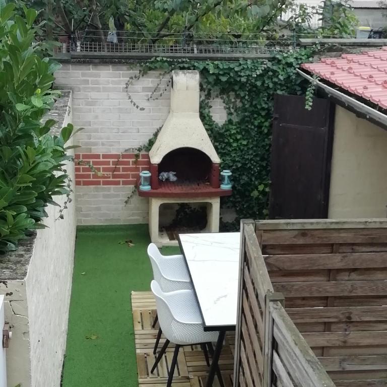 LES JACINTHES - Two-Bedroom Apartment - 10