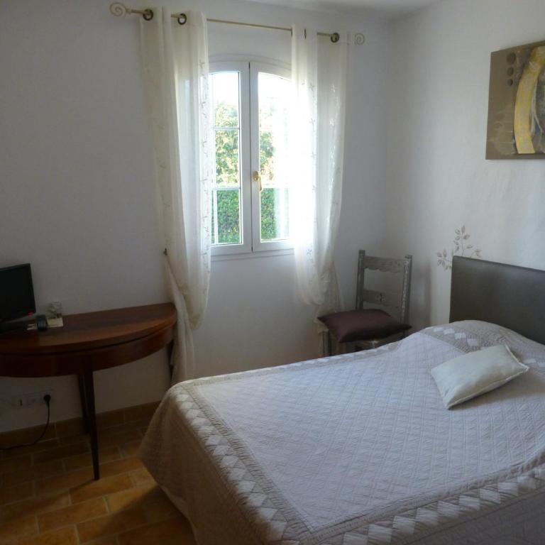 Chambre d'hôtes "La Bastide des Eucalyptus" - Chambre Deluxe (1 Adulte + 1 Enfant) - 1