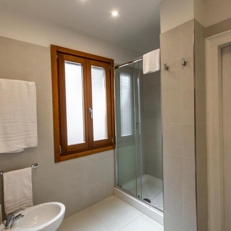 Charming Apartment on the Grand Canal R&R - Two-Bedroom Apartment - 10