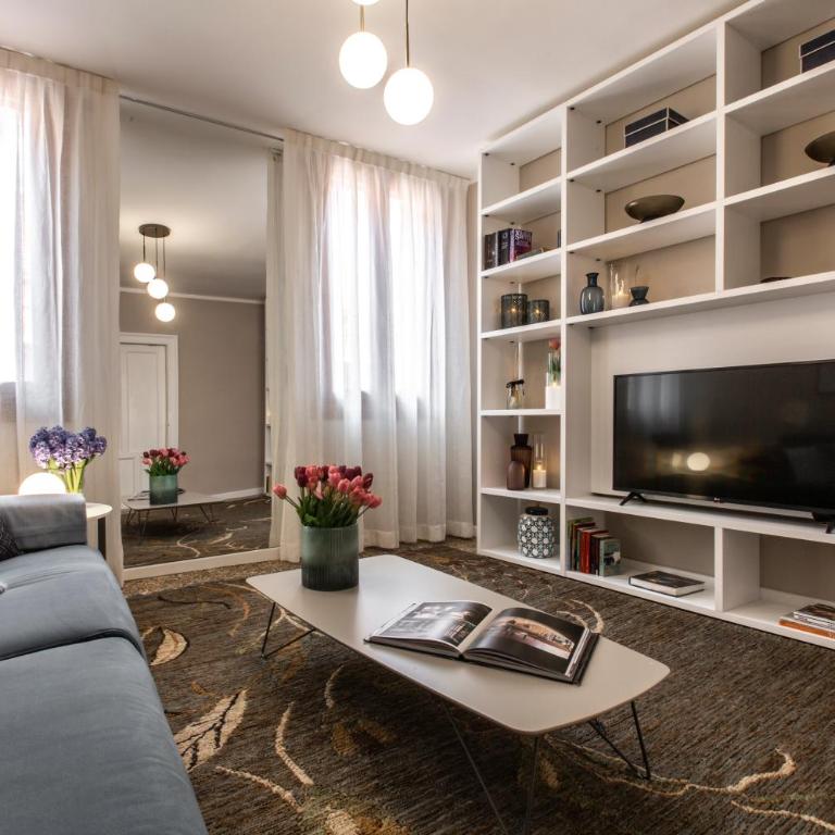 Charming Apartment on the Grand Canal R&R - Two-Bedroom Apartment - 2