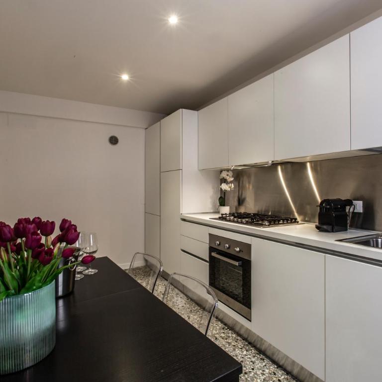 Charming Apartment on the Grand Canal R&R - Two-Bedroom Apartment - 5