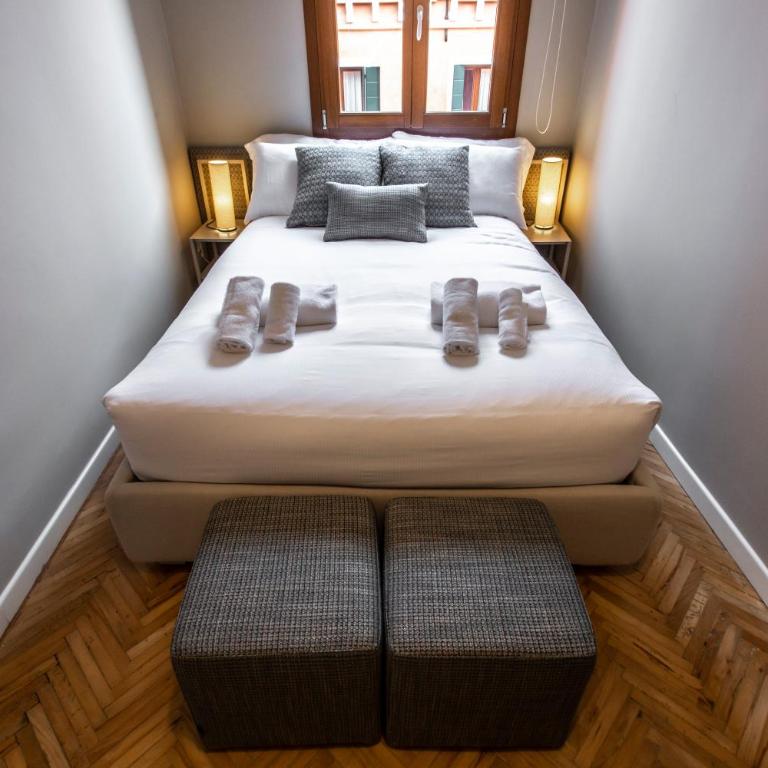 Charming Apartment on the Grand Canal R&R - Two-Bedroom Apartment - 17