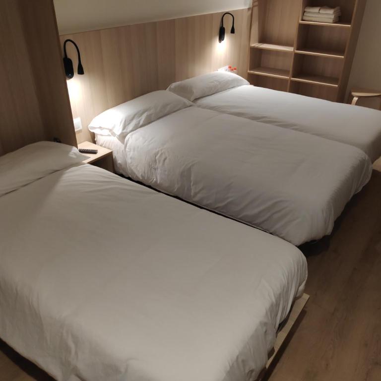 Hostal BESTPRICE Barcelona Stadium - Triple Room - 3
