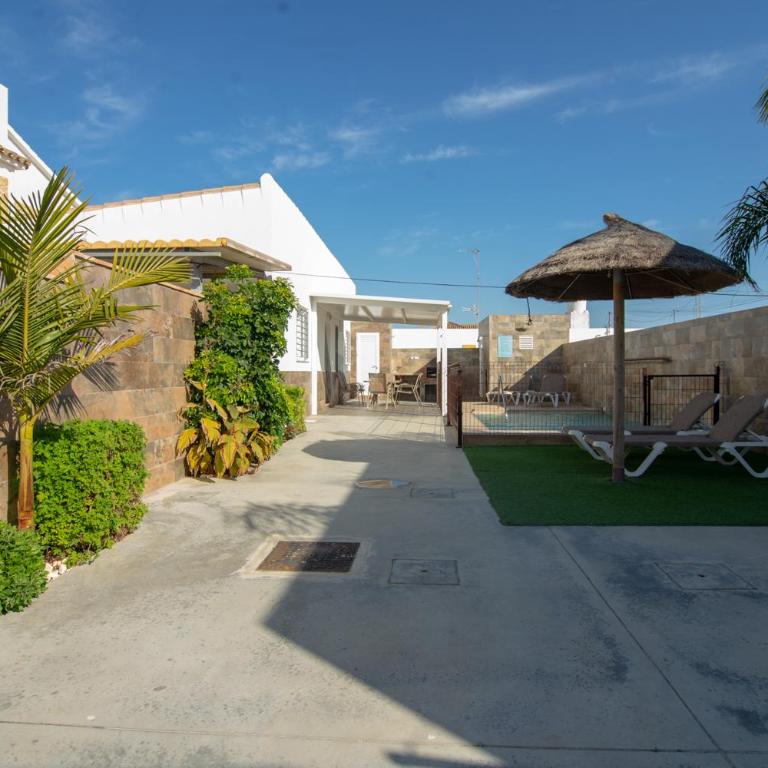 Villa Nueva Cascada - Casa Rustica "Tu Casa En Conil" - Casa Unifamiliar de 3 dormitorios - 2
