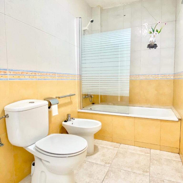 Appartement devant la plage - Three-Bedroom Apartment - 10